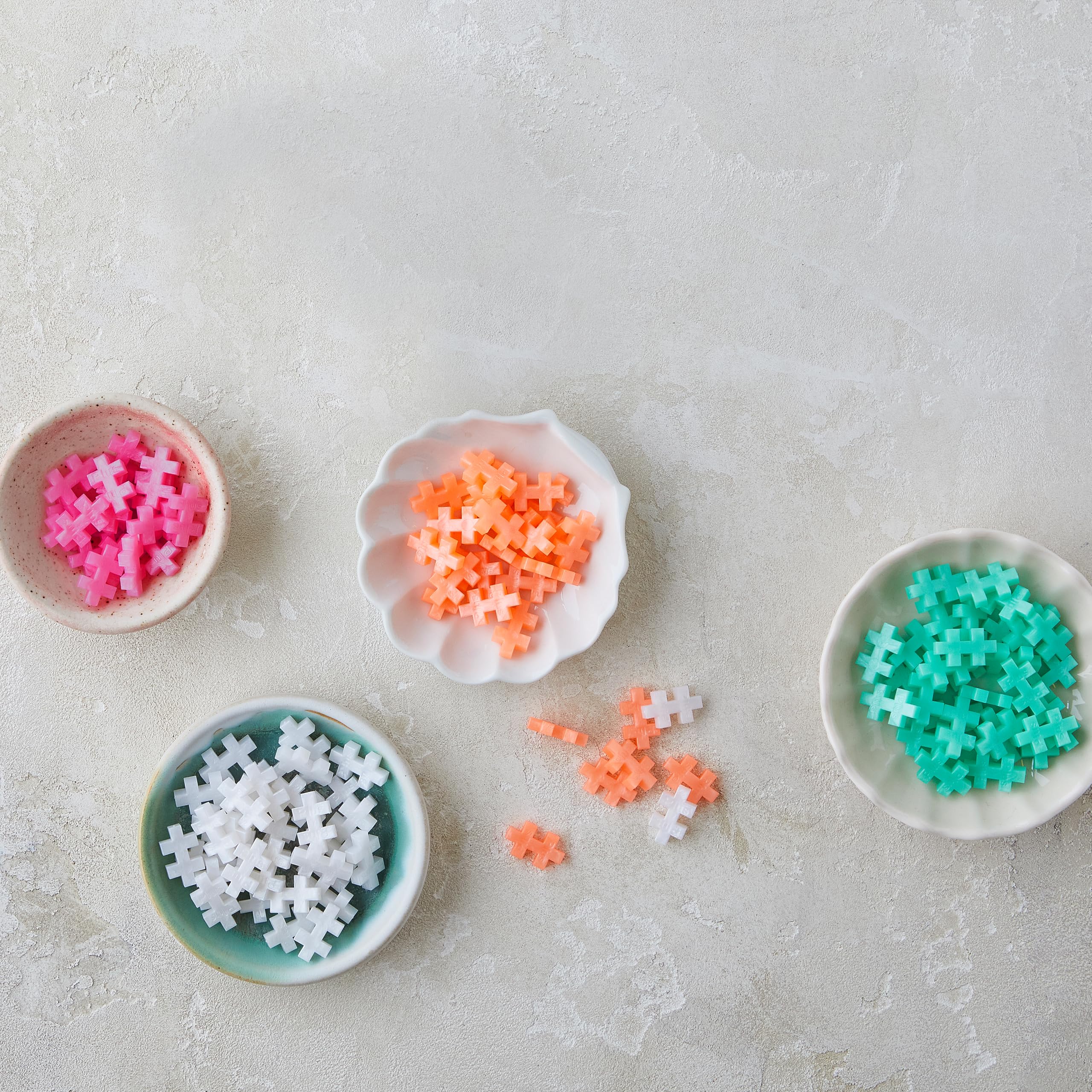 PLUS PLUS Pearl 240 Piece Building Set - Creative STEM Toy for Kids Age 5+ 6