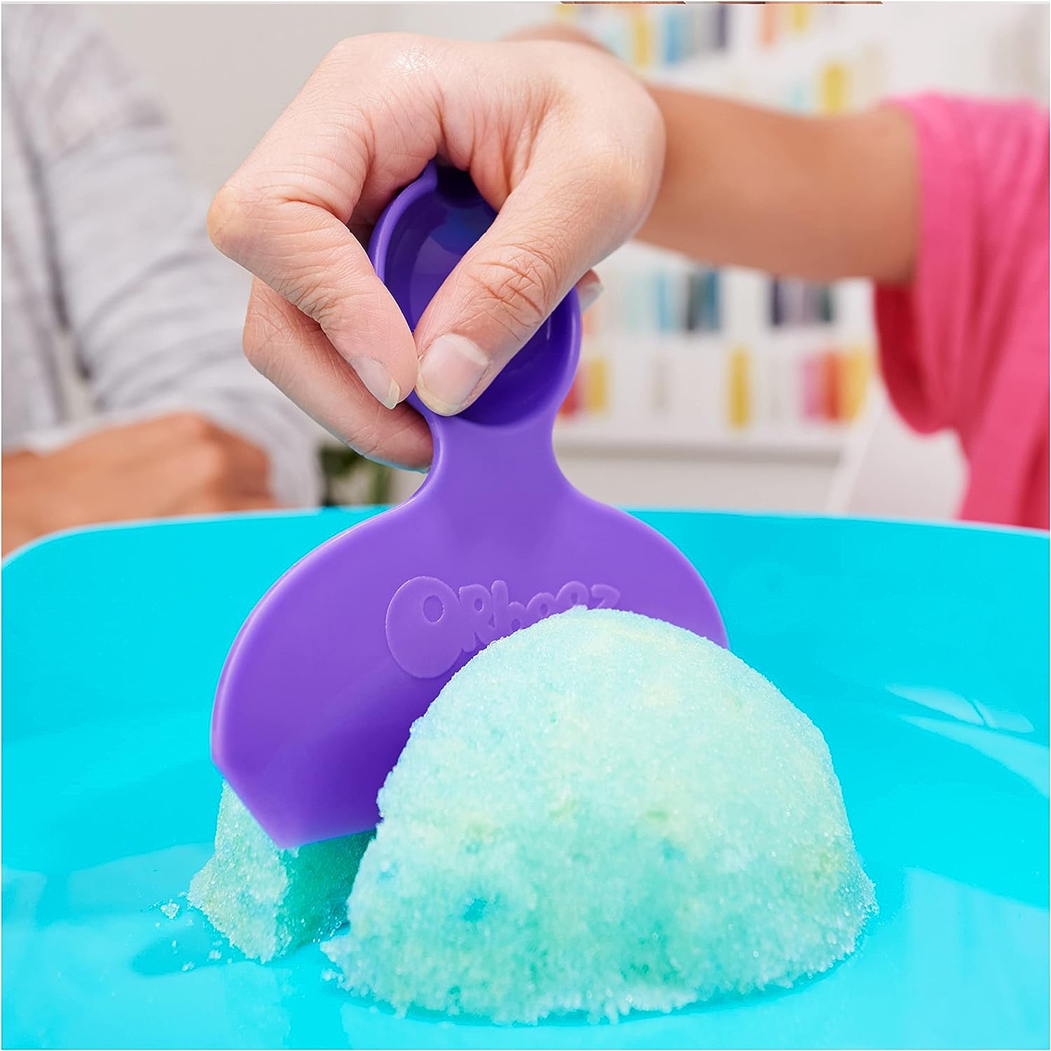 Orbeez Sensation Station - 2000 Glow in the Dark & Colored Water Beads Playset 12