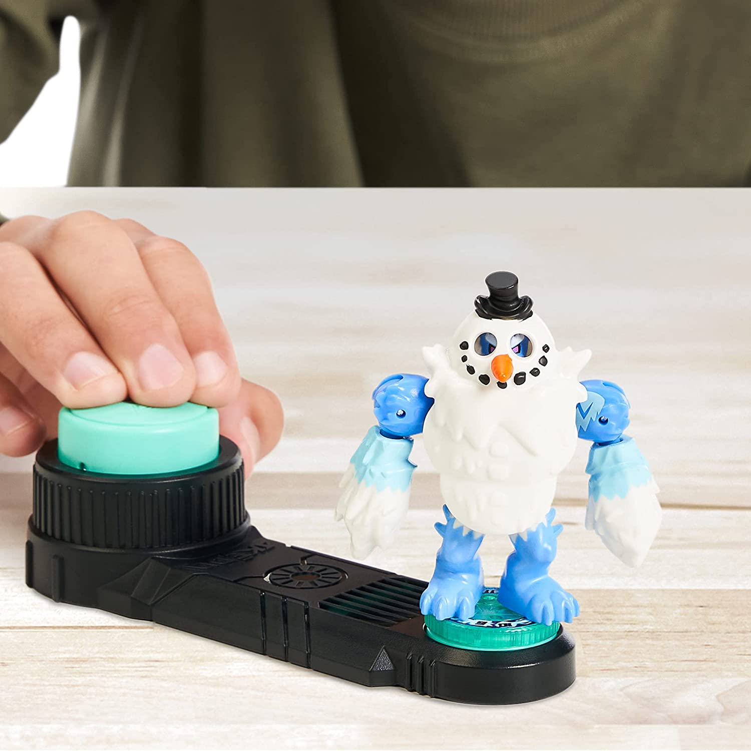 Legends of Akedo Powerstorm Battle Giants Bundle - Volcrag vs Shatterclaw with Double Strike Armor 6