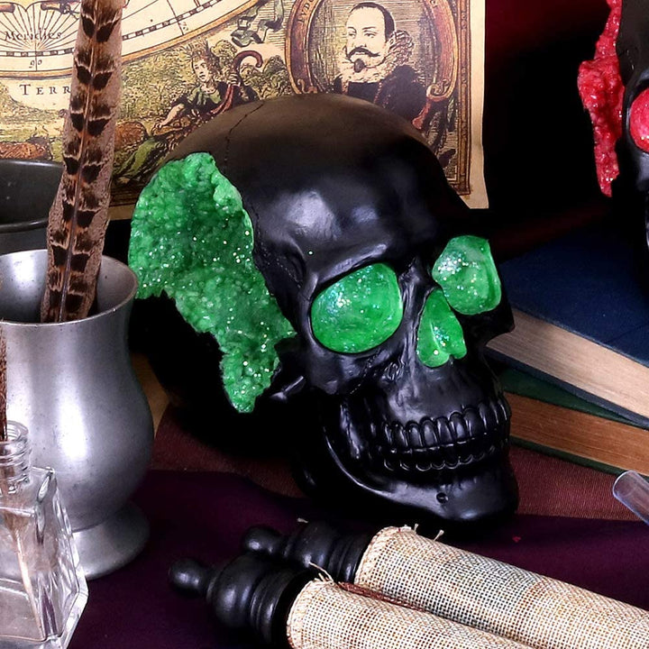 Nemesis Now Geode Schwarz Grün Gothic Glitzer Totenkopf Figur, Polyresin