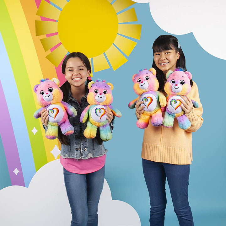 Care Bears 22077 14 Zoll mittelgroßer Plüsch-Zusammengehörigkeitsbär, süßes Plüschtier zum Sammeln, Kuscheltiere für Kinder, Stofftiere für Mädchen und Jungen, süße Teddys, geeignet für Mädchen und Jungen ab 4 Jahren
