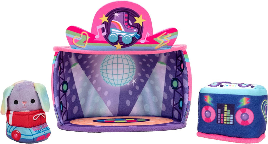 Squishville SQM0324 Deluxe Roller Disco Playscene, inklusive 2-Zoll-Plüschzubehör