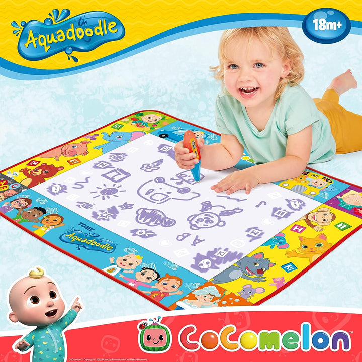 Aquadoodle Cocomelon Doodle Mat, offizielles TOMY No Mess Mal- und Zeichenspiel,