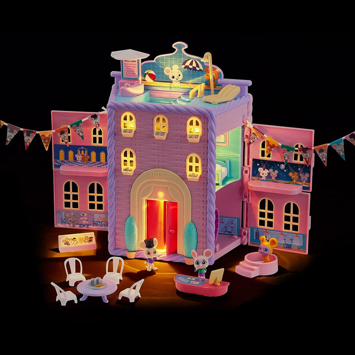 Charakteroptionen 7396 Millie &amp; Friends Maus im House Stilton Hamper Hotel