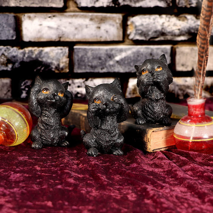 Nemesis Now Three Wise Kitties Sehen Sie nicht, hören Sie nicht, sprechen Sie nichts Böses. Vertraute schwarze Katzen