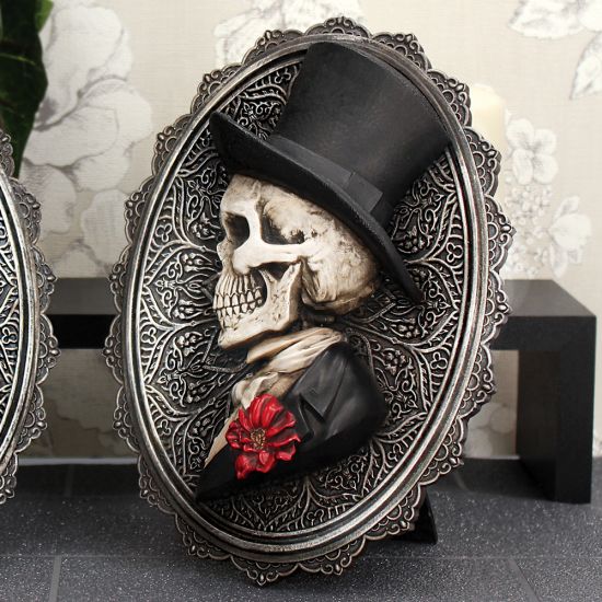 Nemesis Now Handsome Wandschild, 24 cm, Grau, Polyresin, 22 cm