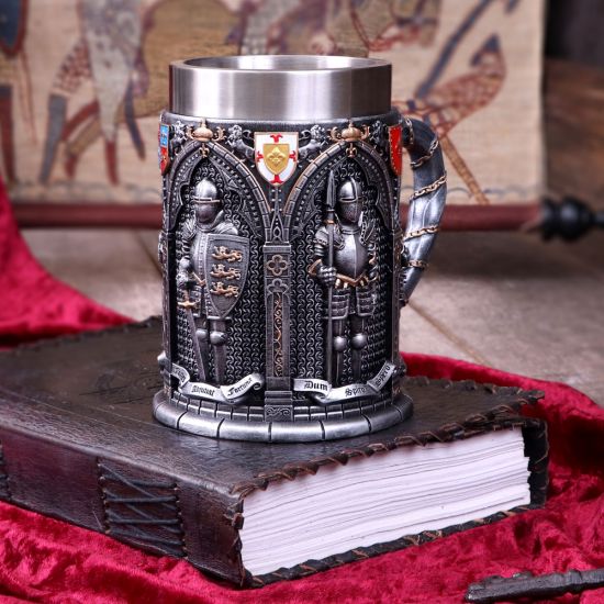 Nemesis Now B5167R0 Vow Englischer gepanzerter Ritter-Krug mit lateinischem Eid, Silber, 15.3